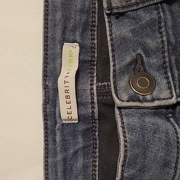 Celebrity Pink - Picture 2 of 5